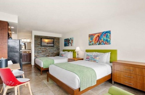 Historic Downtown Kissimmee Hotel | Spacious Park Royal Orlando Suite Near Theme Parks