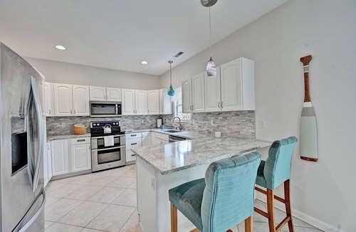 Ocean Farm House | Spacious Pet Friendly 5 Bedroom Home Located Minutes from Bethany Beach; Community Pool free WIFI and Work Space
