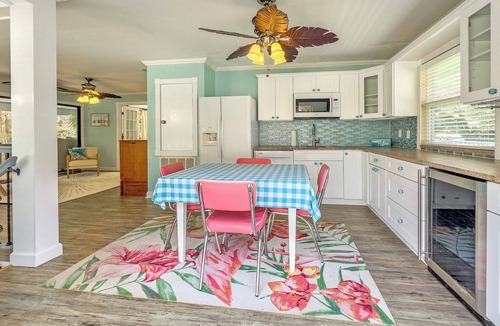 Citrus Springs House | Spacious Riverhouse with views, pool, jacuzzi, and near Rainbow River