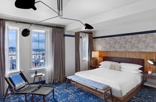Mount Vernon Hotel | Spacious & Stylish Rooms in Baltimore's Art District - With Rooftop Bar