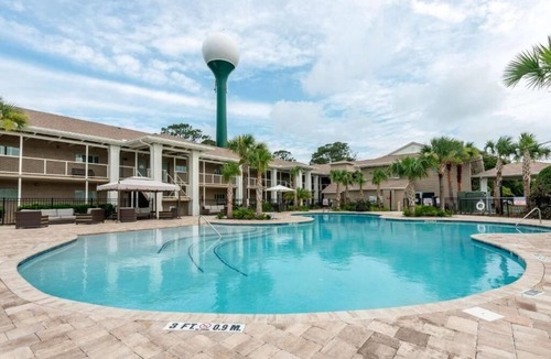 Jekyll Island House | Spacious Suite w/Kitchen Ideal for Relaxing Jekyll Island Retreat | Onsite Pool