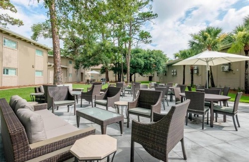 Jekyll Island House | Spacious Suite w/Kitchen Ideal for Relaxing Jekyll Island Retreat | Onsite Pool