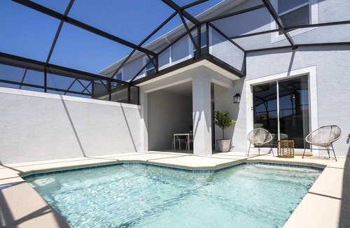 Campbell House | Spacious townhome at Storey Lake close to Disney