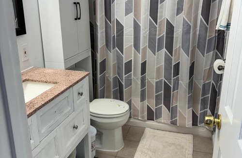 Friendly House | Spacious Walkout Basement Suite Near National Harbor & DC