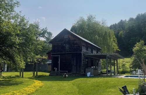 Town of Fulton House | Spacious Willow Cabin with attached pool in Wild and Wonderful West Fulton!