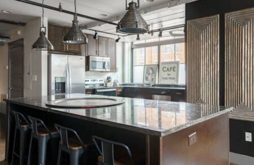 Italian Village Apartment | Spacious Wonderbread Loft
