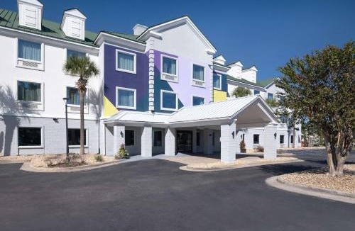 Destin Hotel | Spark by Hilton Destin