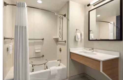Woburn Hotel | Spark by Hilton Woburn Boston