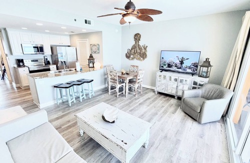 West Panama City Beach Condo | SPLASH RESORT 7th flr 1/2 Gulf Front w Bunks, Kids Waterpark, Free Beach Chairs