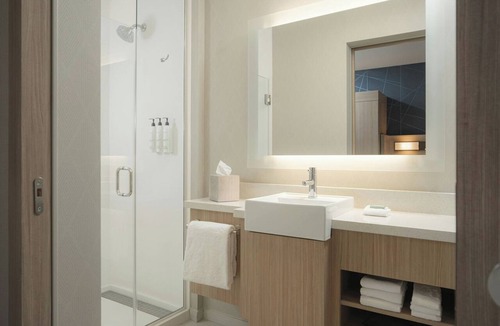 Downtown Tampa Hotel | SpringHill Suites by Marriott Tampa Downtown
