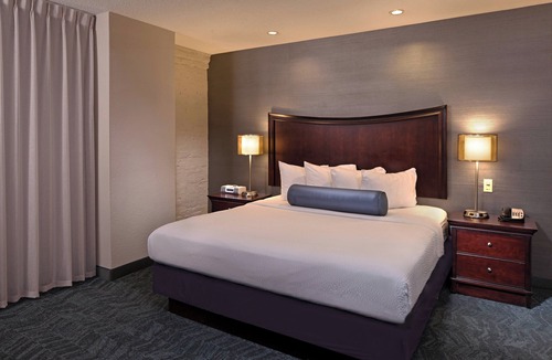 Downtown Baltimore Hotel | Springhill Suites Marriott Baltimore Downtown/Inner Harbor