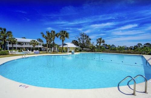 Oceanmarsh Subdivision House | St Helena Island Retreat w/Deck: Walk to Beach