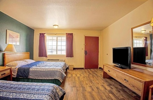 Lordsburg Hotel | Stay In Pet Friendly Room Near Shakespeare Ghost Town History