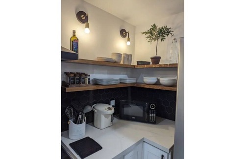 Seattle Metro Area House | Stay in style by Lake WA, park, family friendly