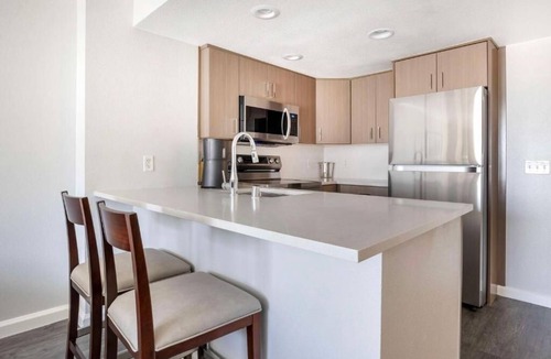 Las Vegas Hotel | Stay in the Heart of Las Vegas! 3 Spacious Units, Outdoor Pool, Full Kitchen!