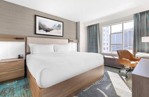 Las Vegas Hotel | Stay in the Heart of Las Vegas! 3 Spacious Units, Outdoor Pool, Full Kitchen!