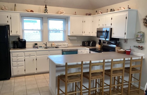 Kill Devil Hills House | Stay near Outer Banks Beaches - just a short walk away