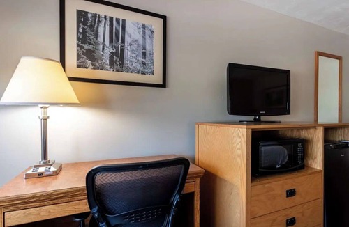 Rexburg Hotel | Stay Near Yellowstone Bear World w/Heated Pool & Free Breakfast