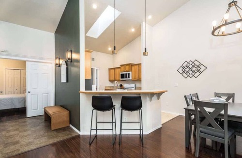 West Valley Condo | #StayinMyDistrict Sunflower Lane Townhouse