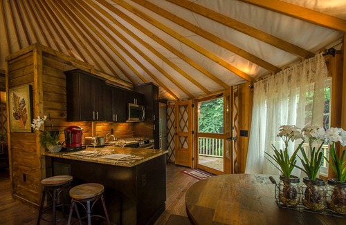Topton Cabin | stayNantahala – Smoky Mountain Cabins and Luxury Yurts