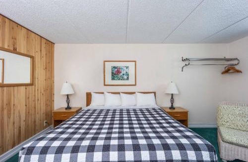 Steinhatchee Hotel | Steinhatchee River Inn and Marina