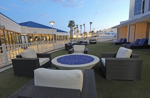 Sunrise Manor Resort | Steps from the Las Vegas Convention Center—just a quick walk through the casino!