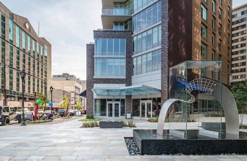 Woodmont Triangle Apartment | Steps to Bethesda Metro | Easy travel to DC | Metro Nearby |by GLS