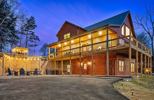 Smoky Mountains Cabin | StepstoGSM*Bigdogfrndly*Minigolf*Pool