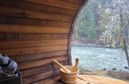 Verlot Cabin | Stilly River Haus - Hot tub - Sauna - Fireplace