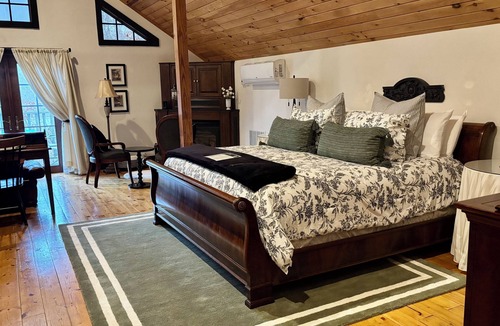 Ledyard Bed & Breakfast | Stonecroft Inn