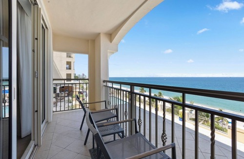 Central Beach Hotel | Studio 2 Queens Oceanfront Stay w/Pool, Spa, Dining, Beach Access