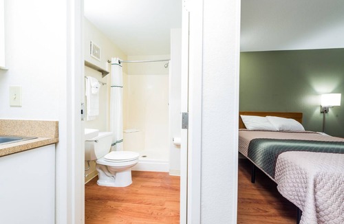 Maryvale Hotel | Studio 51 Extended Stay Hotel