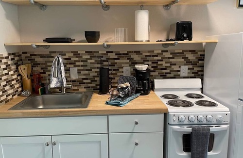 University Heights Apartment | Studio Apartment near UNM, several hospitals and Nob Hill.