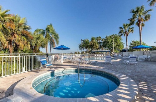 Ruskin Condo | Studio Little Harbor 512 - Ground unit - Private Beach