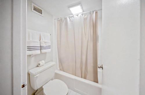 Sheffield Park Apartment | Studio Mins To Atrium Health & Spectrum Arena