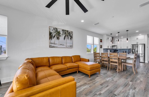 Bahama Beach House | ☀️Stunning 6BR Home-Private Pool-Across from Beach-Golden Seashell West☀️