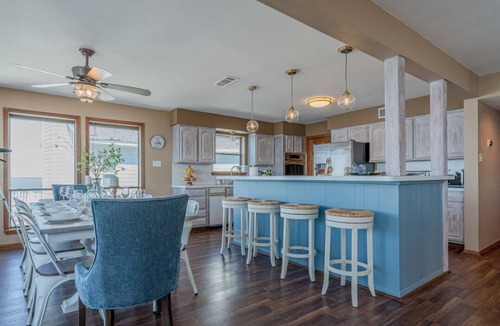 Jamaica Beach House | Stunning Bayfront Home! Panoramic Views, Fishing, Crabbing and Epic Sunsets.