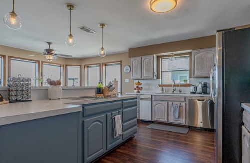 Jamaica Beach House | Stunning Bayfront Home! Panoramic Views, Fishing, Crabbing and Epic Sunsets.