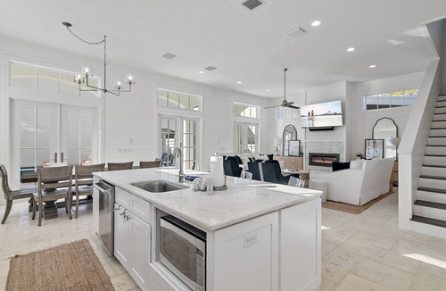 San Juan House | Stunning New Main & Carriage House with Private Pool- 59 Barcelona Avenue