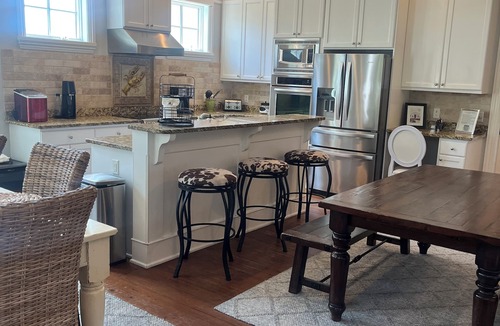 Saint Simons Island Villa | Stunning Rooftop Views. Prime Island Location