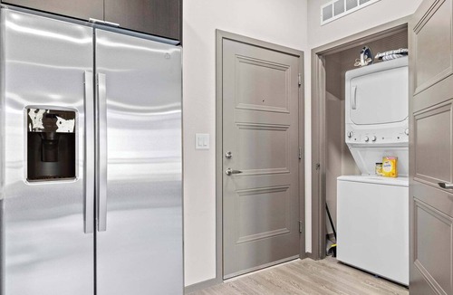 La Buena Vida Apartment | Stunning Westgate CozySuites by stadium with pool 11