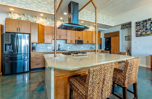 Maalaea Condo | Stunningly Spacious 4-Bedroom Condo With Extra Large Panoramic Ocean View Lanai