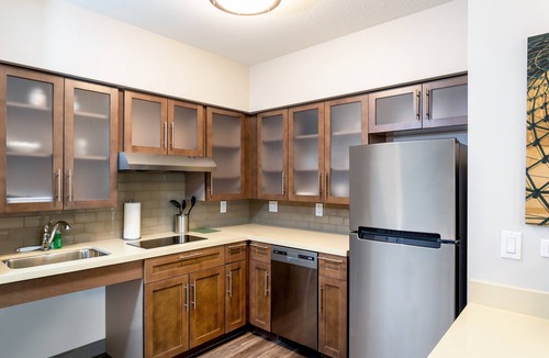 Hollywood Apartment | Stylish 1BR Suite Near FLL | Pool + Breakfast