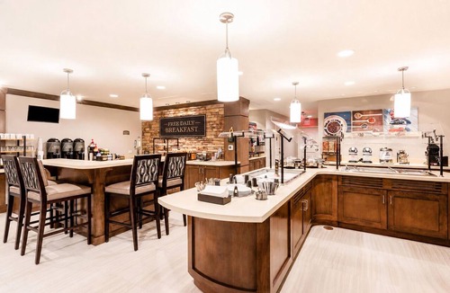 Hollywood Apartment | Stylish 1BR Suite Near FLL | Pool + Breakfast