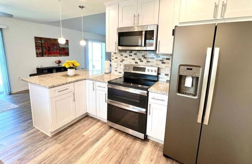 Lake Sarasota House | Stylish and Spacious 3/2 Sarasota home in convenient location