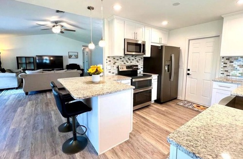 Lake Sarasota House | Stylish and Spacious 3/2 Sarasota home in convenient location