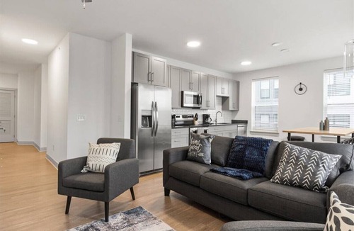 East Walnut HIlls Apartment | Stylish apartment near shops and entertainment
