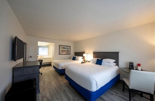 Fort Walton Beach Hotel | Stylish Coastal Room with Swimming Pools Near Island Fun | 2 Units