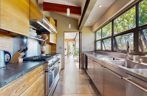 Spruce Head House | Stylish Coastal Retreat w/Spacious Layout & Access to the St. George Peninsula