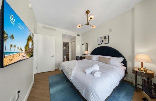 Wynwood Art District Apartment | Stylish Condo in Prime Location - Pool & Gym